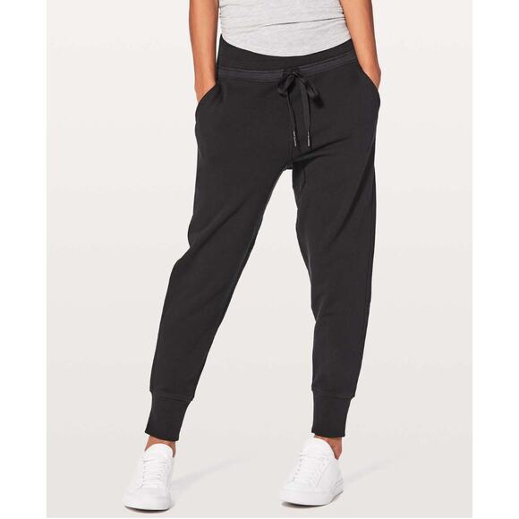 (8) $98 Lululemon Press Pause Jogger II 25.5"‎ Black - Picture 1 of 6